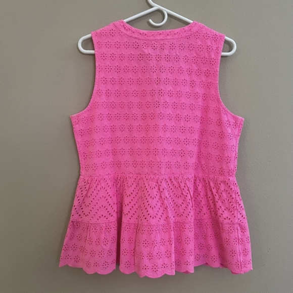 Vineyard Vines Pink Eye lot top - Picture 2 of 2